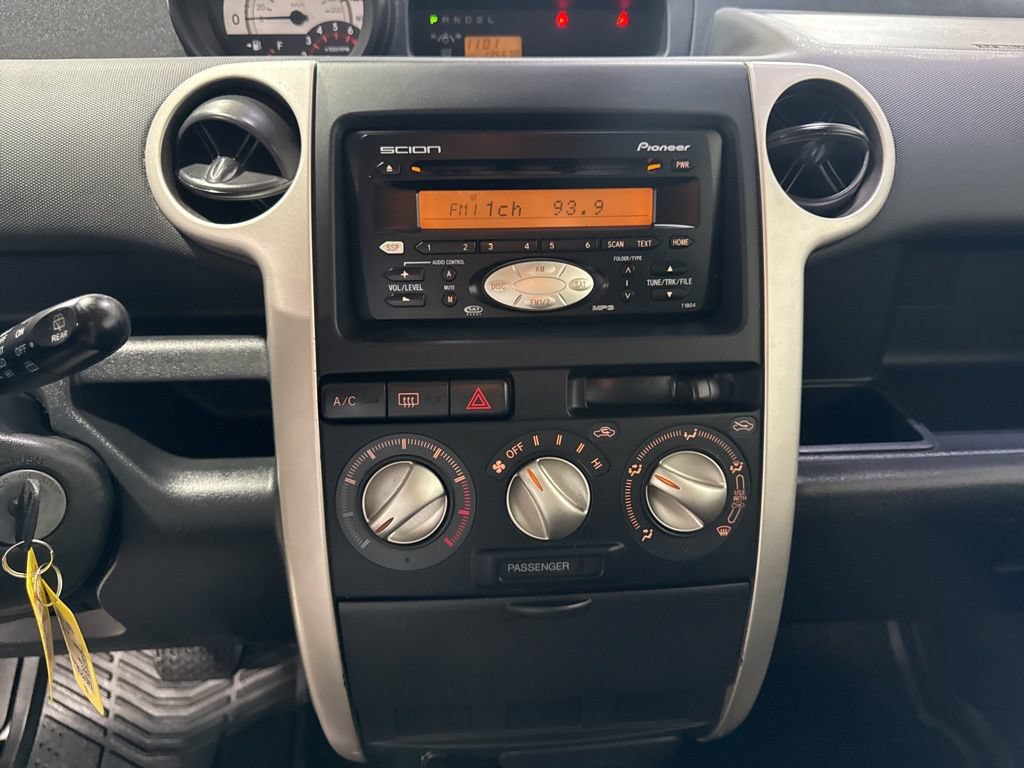 Used 2005 Scion xB FWD image 13