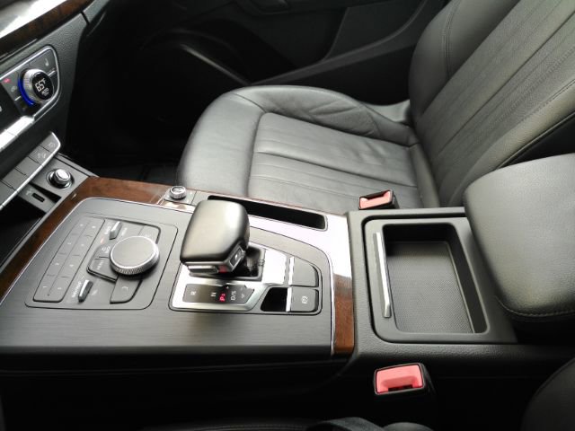 Used 2020 Audi Q5 2.0T Premium image 40