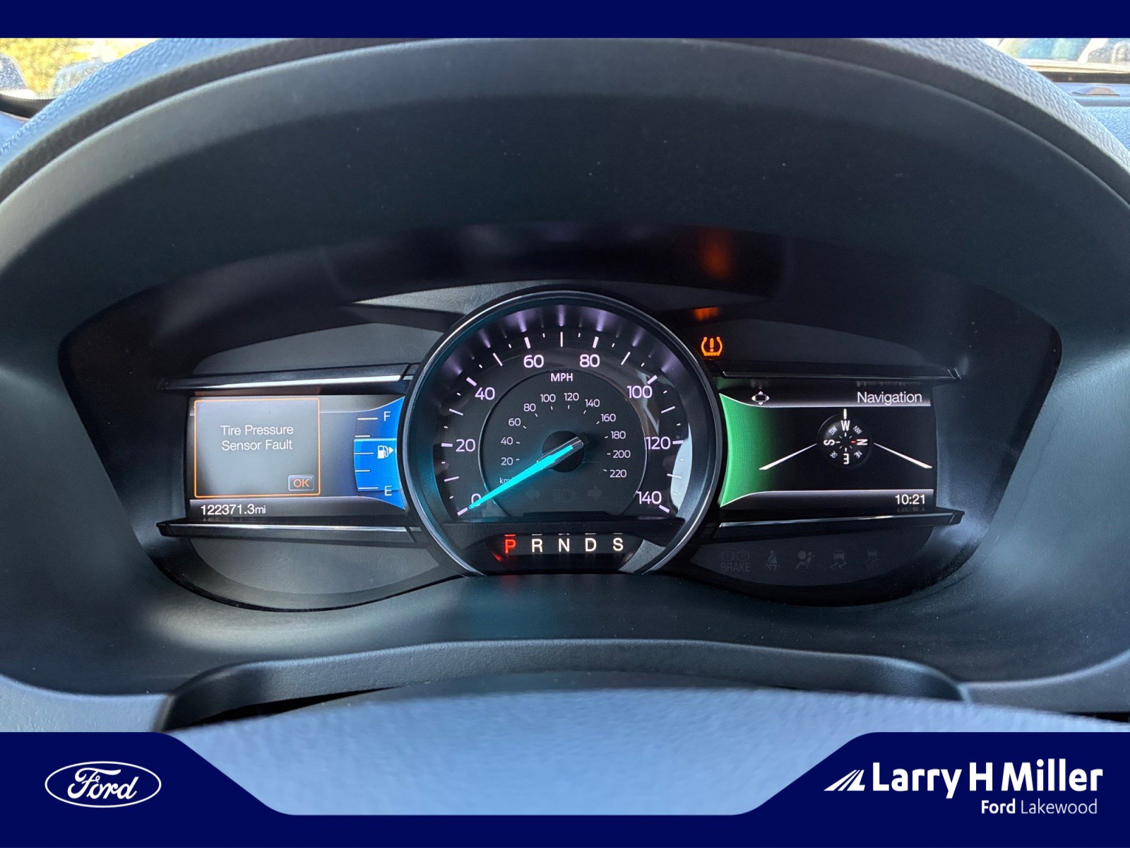 Used 2019 Ford Explorer XLT w/ Equipment Group 202A AWD/4WD image 10