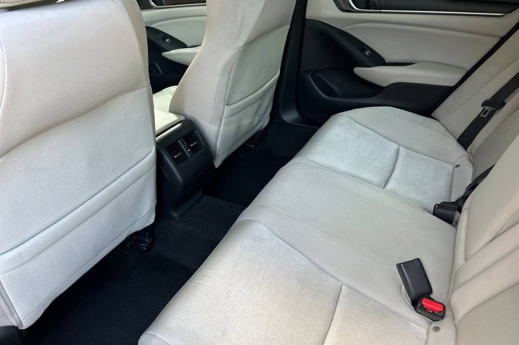 Used 2018 Honda Accord EX image 12