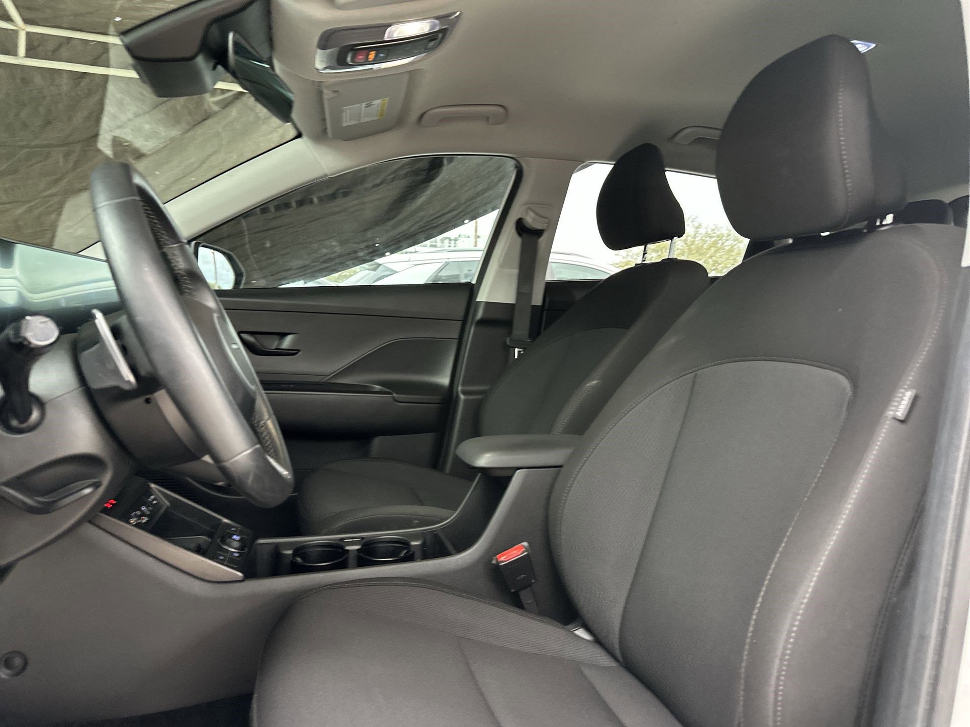 Used 2025 Hyundai Kona SEL image 13