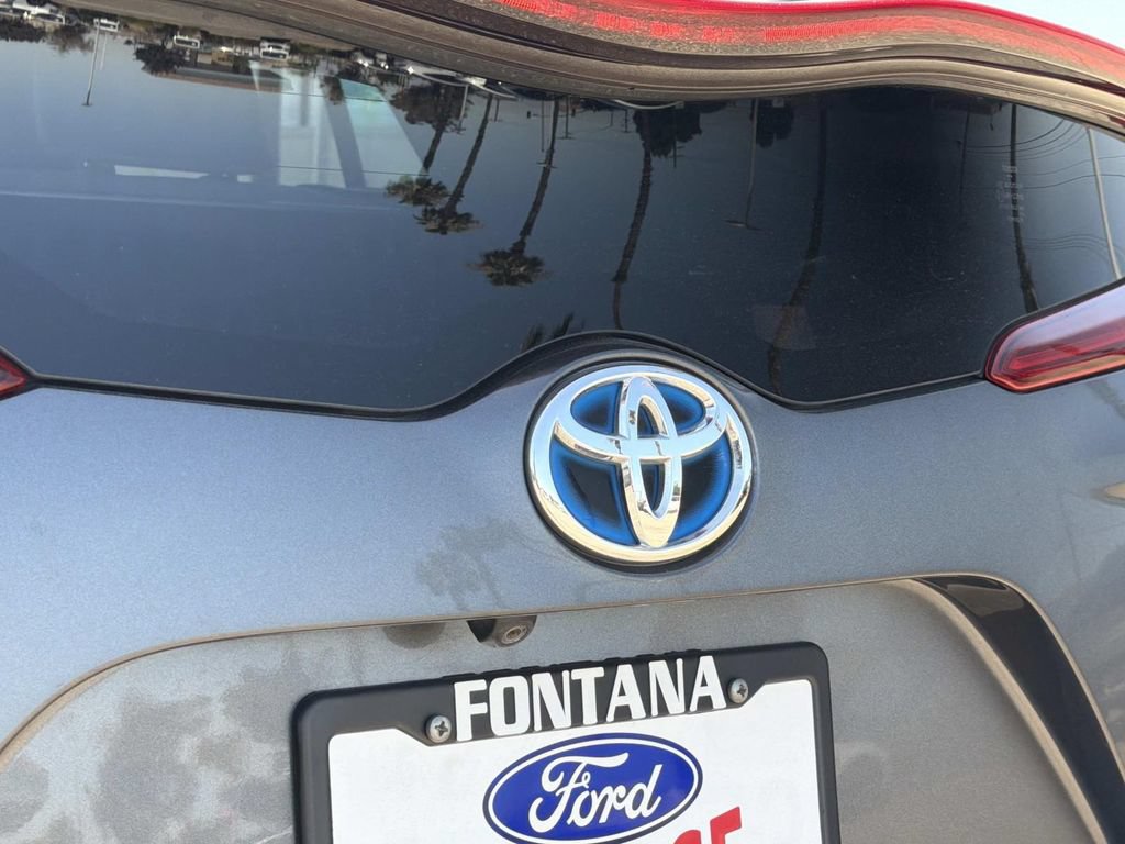 Used 2017 Toyota Prius Prime Advanced FWD image 8