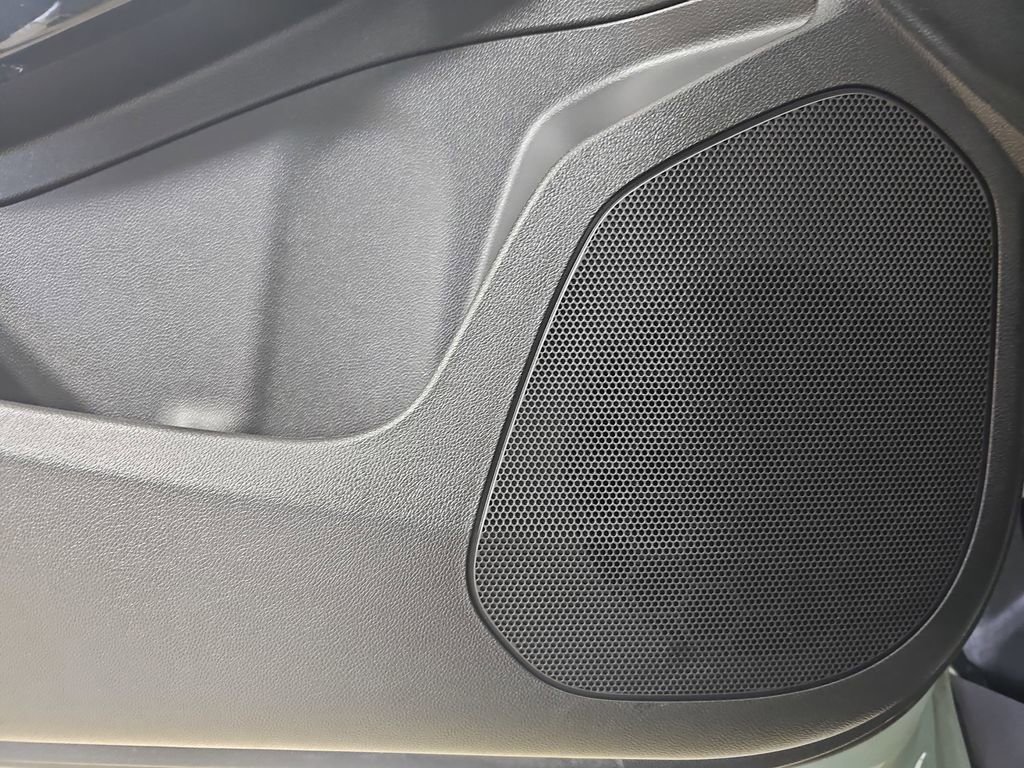 Certified 2024 Chevrolet Trax RS w/ Driver Confidence Package image 33