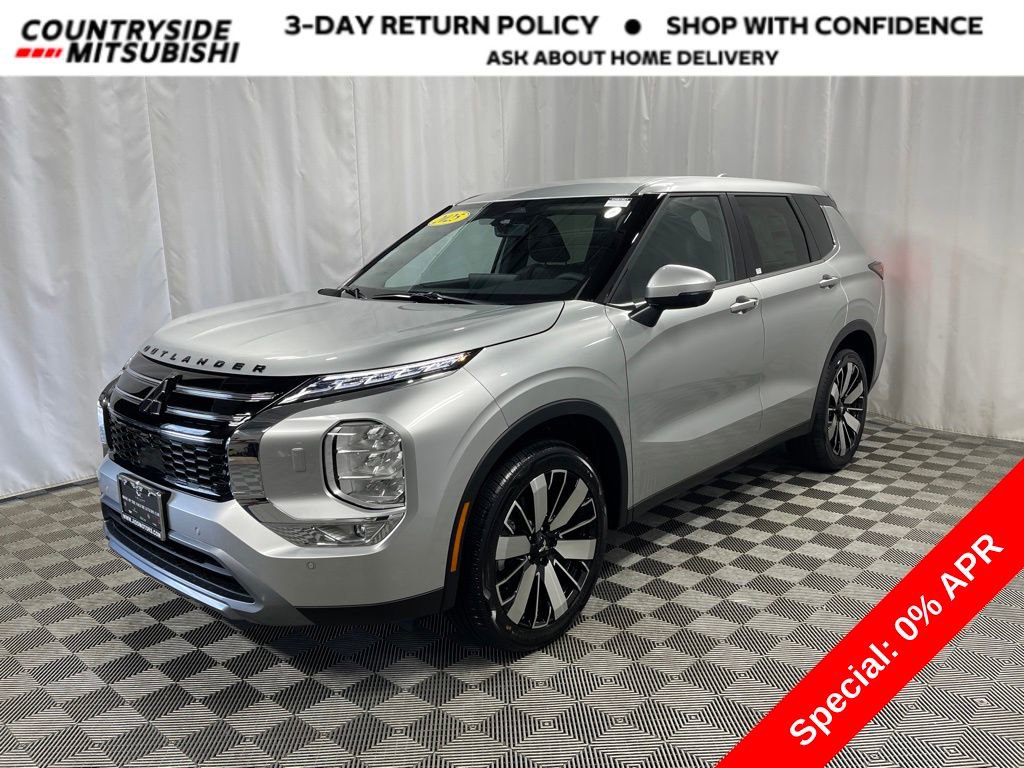 New 2025 Mitsubishi Outlander SE image 1