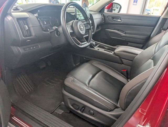Used 2023 Nissan Pathfinder SL image 6