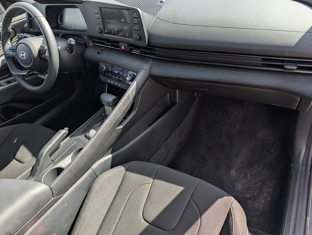 Used 2026 Hyundai Elantra Sport FWD image 31