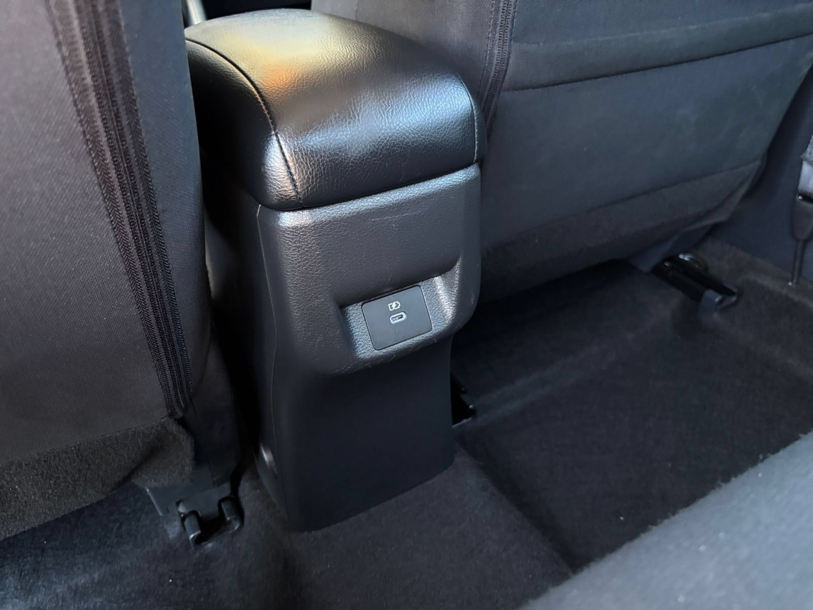 Used 2025 Nissan Versa SV FWD image 22