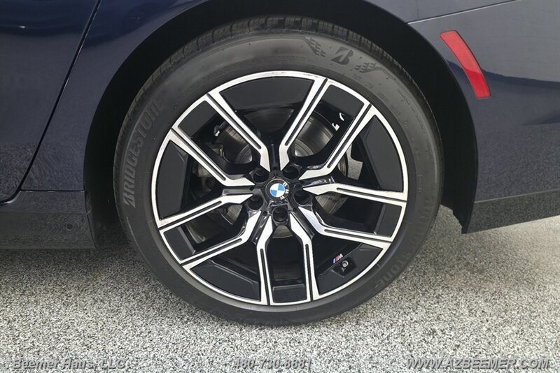 Used 2024 BMW 740i xDrive w/ Executive Package AWD/4WD image 32