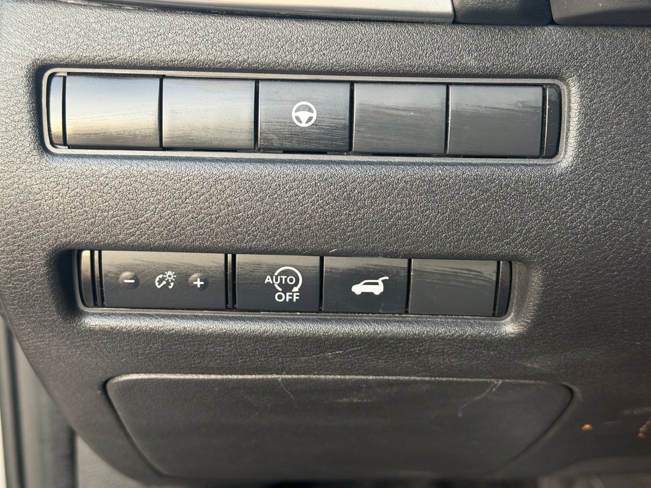 Certified 2025 Nissan Rogue SV FWD image 16
