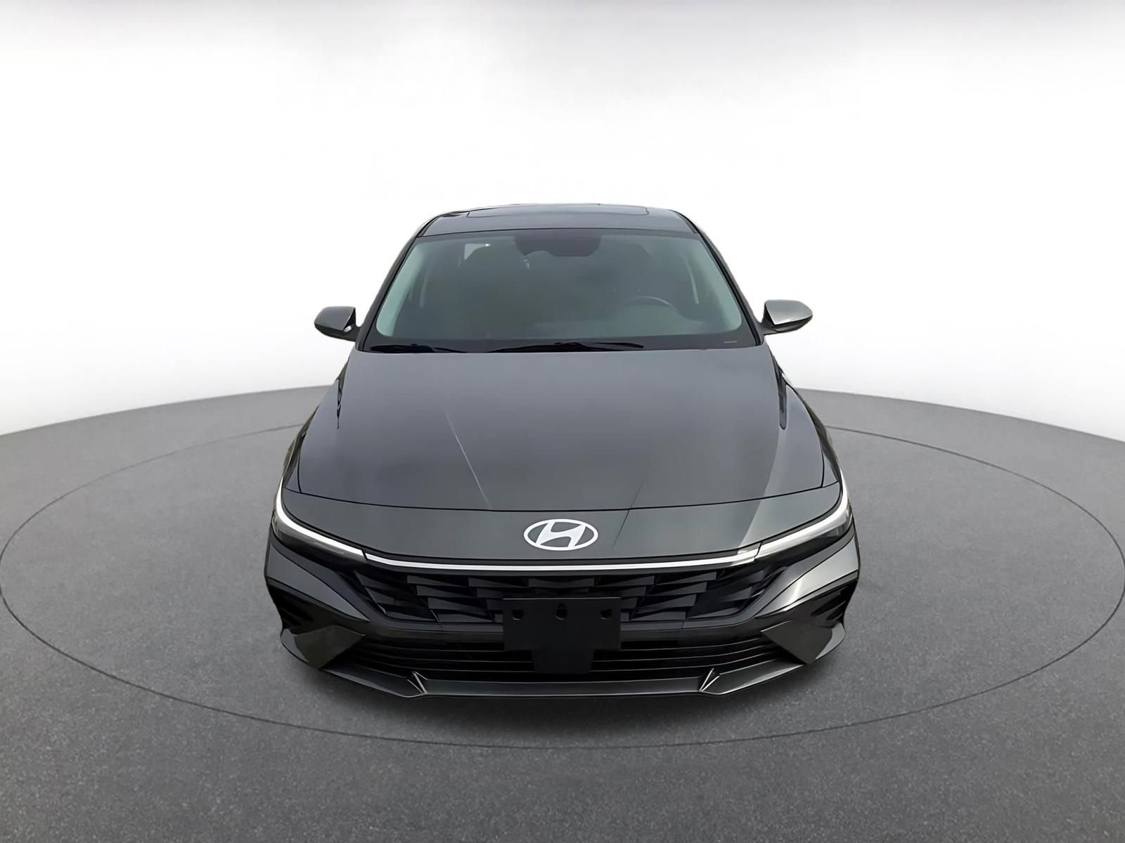 Used 2025 Hyundai Elantra SEL image 4