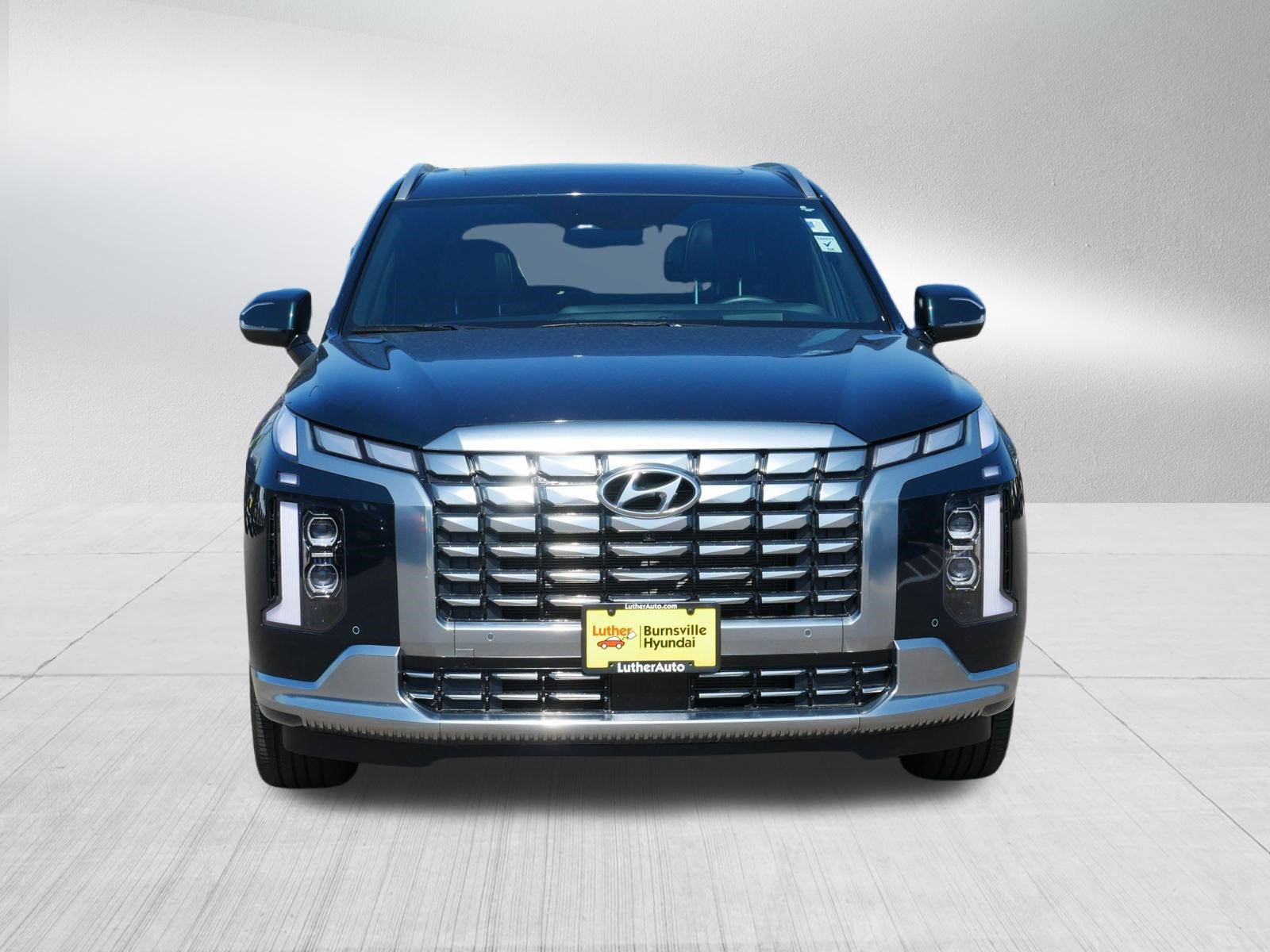 Certified 2025 Hyundai Palisade Calligraphy AWD/4WD image 2