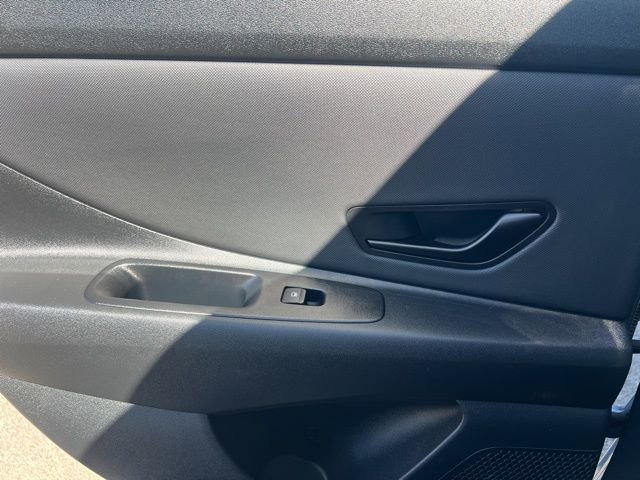 Used 2025 Hyundai Elantra Limited FWD image 31