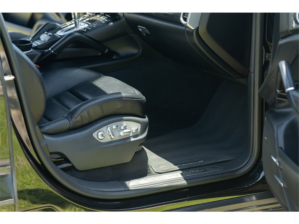 Used 2017 Porsche Cayenne image 13