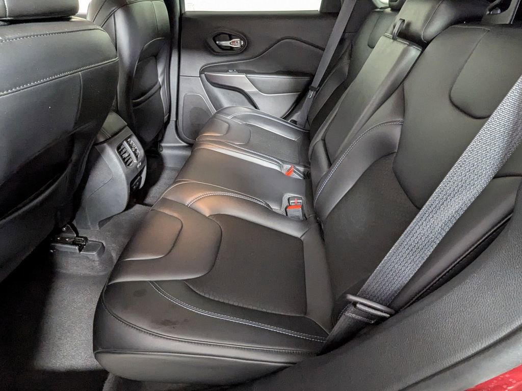 Used 2020 Jeep Cherokee Latitude Plus image 40