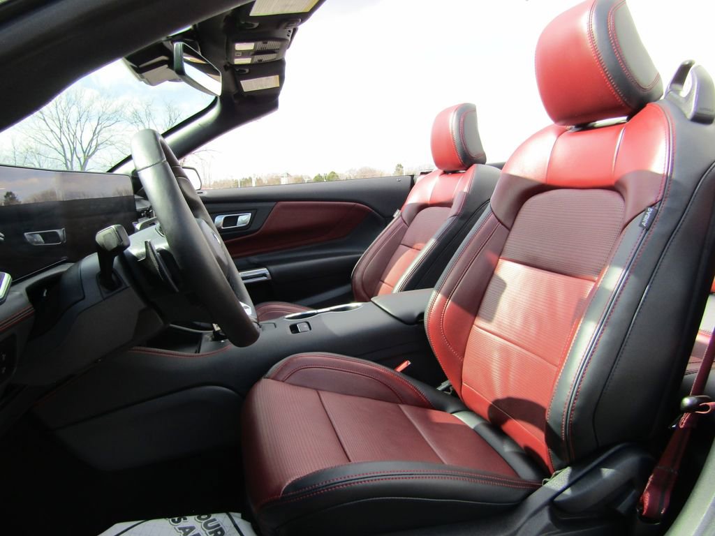 Used 2025 Ford Mustang GT Premium RWD image 18