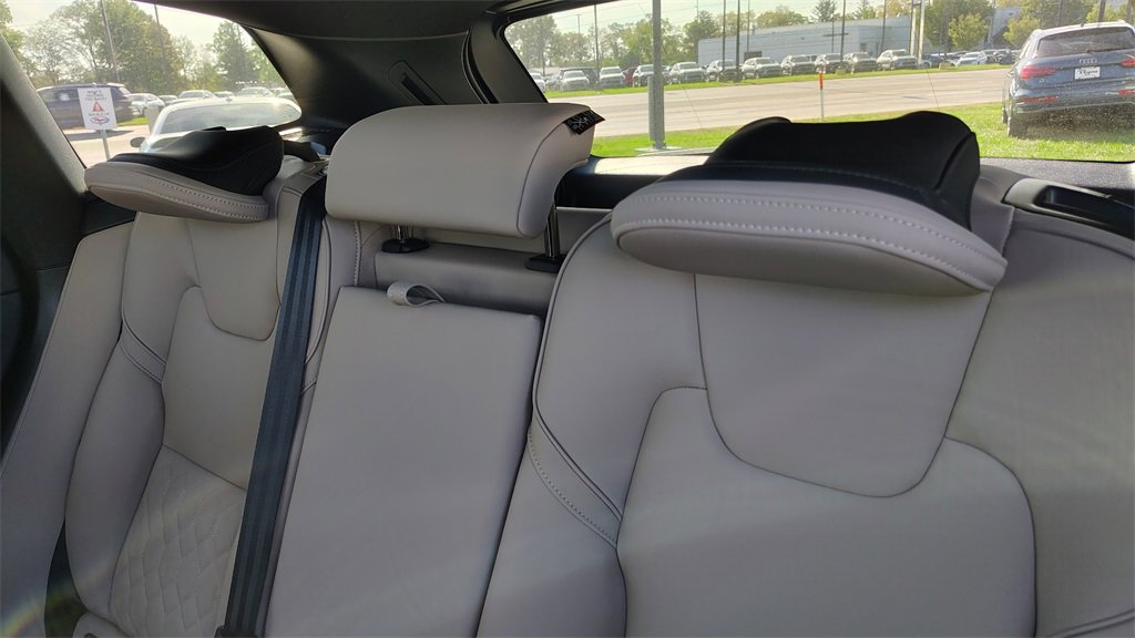 New 2026 Volvo XC60 B5 Plus w/ Protection Package Premier image 27