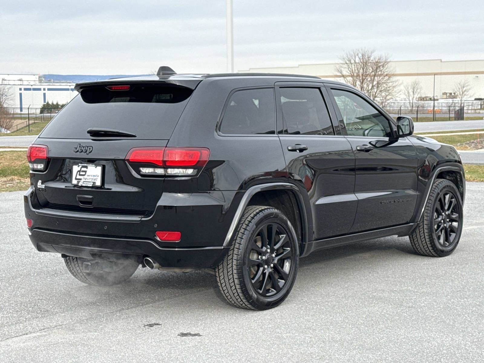Used 2019 Jeep Grand Cherokee Altitude image 24