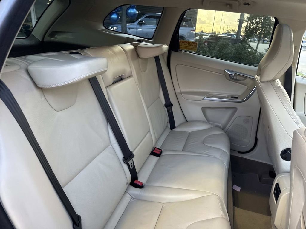 Used 2012 Volvo XC60 T6 image 10