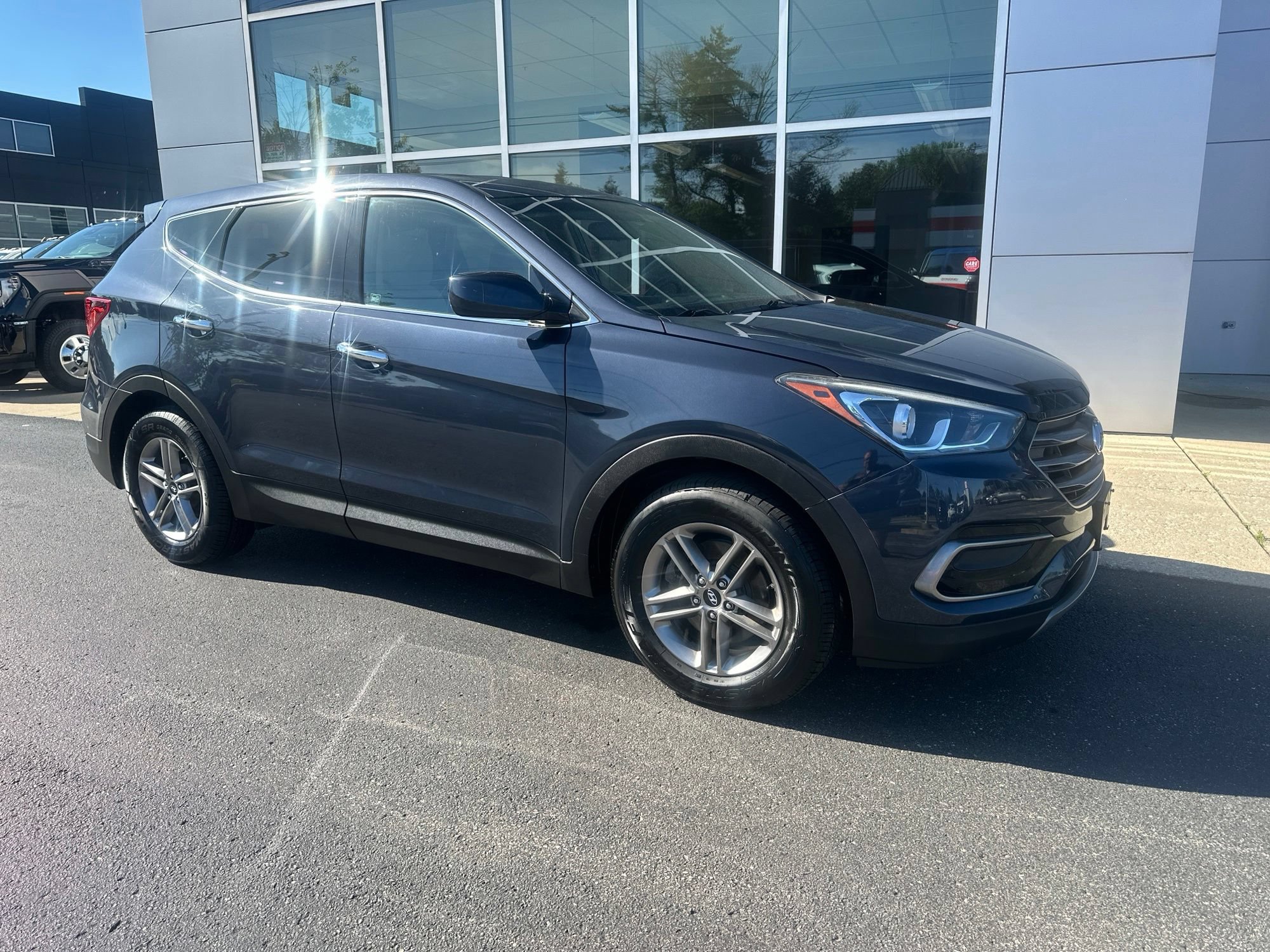 Used 2017 Hyundai Santa Fe Sport AWD/4WD image 1