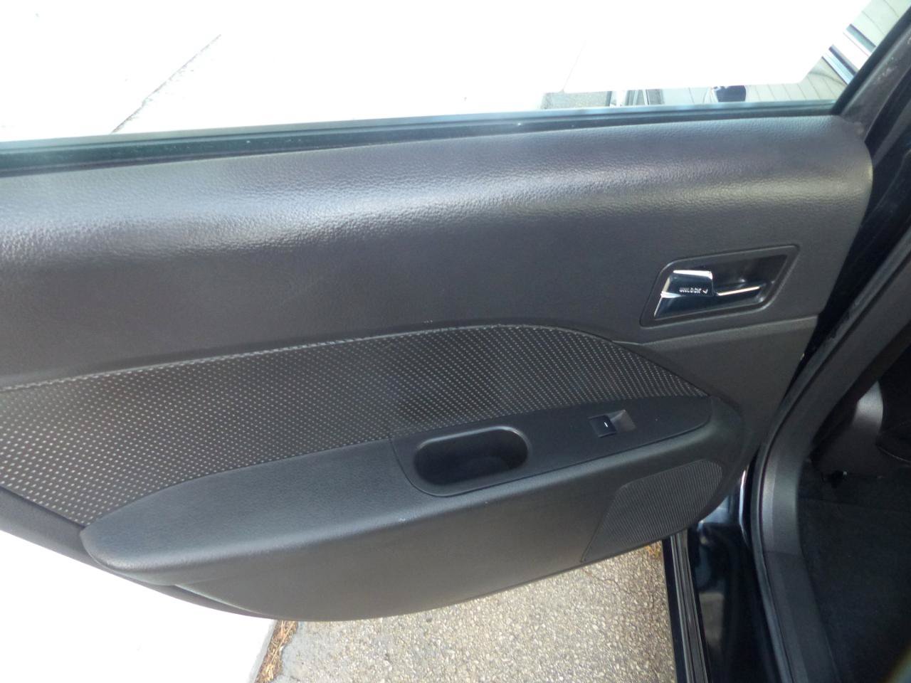 Used 2006 Ford Fusion SEL FWD image 12