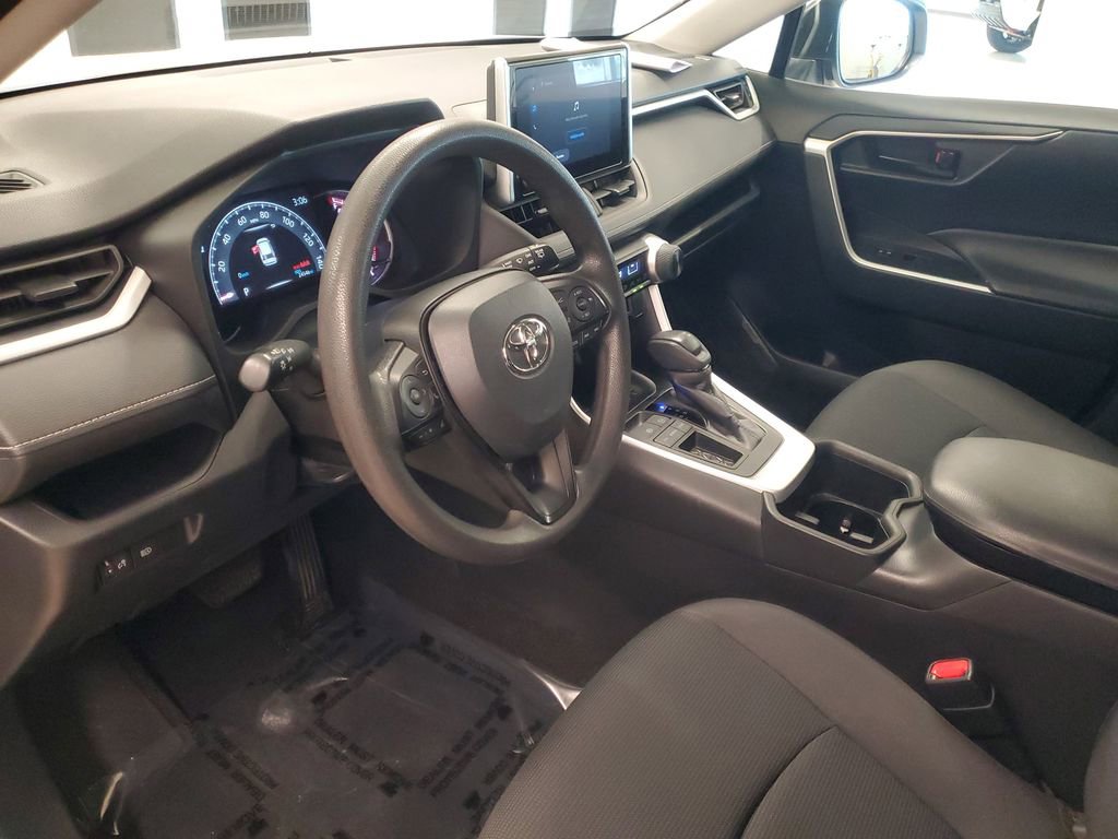 Used 2023 Toyota RAV4 LE image 15