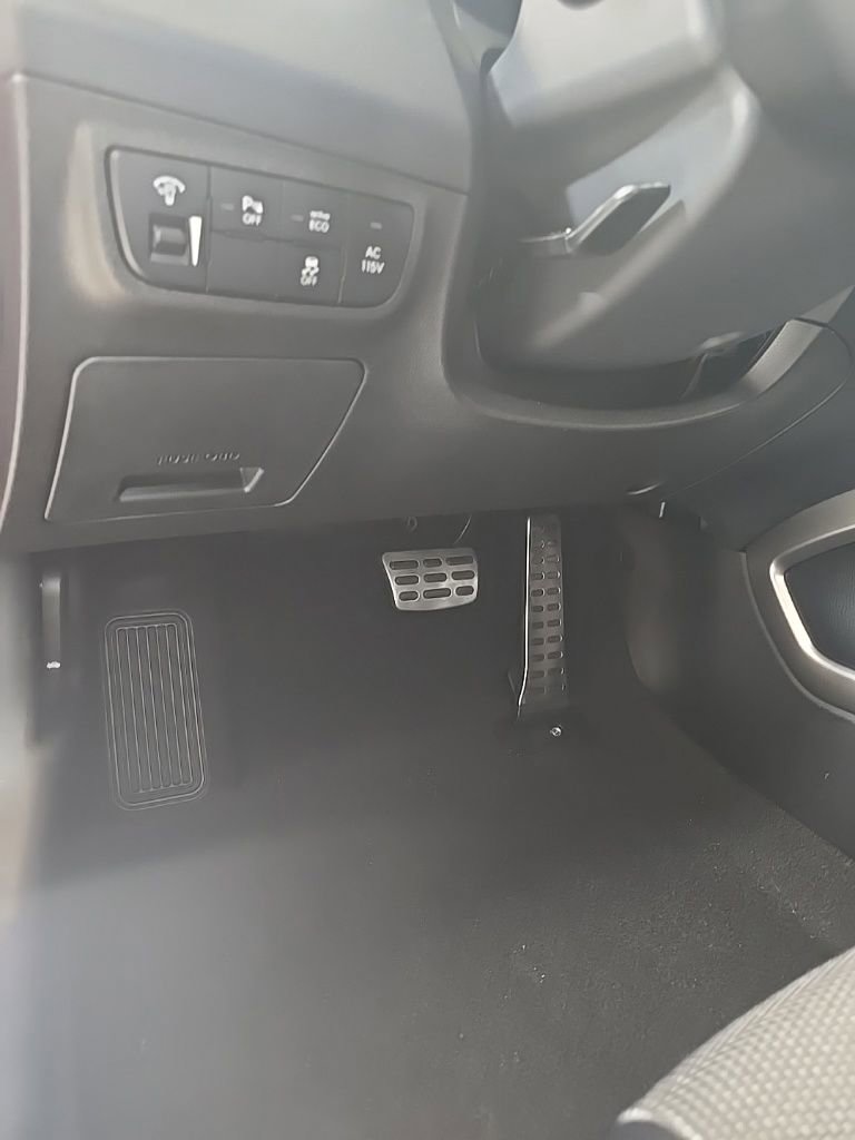 Used 2016 Hyundai Veloster w/ Option Group 03 image 14