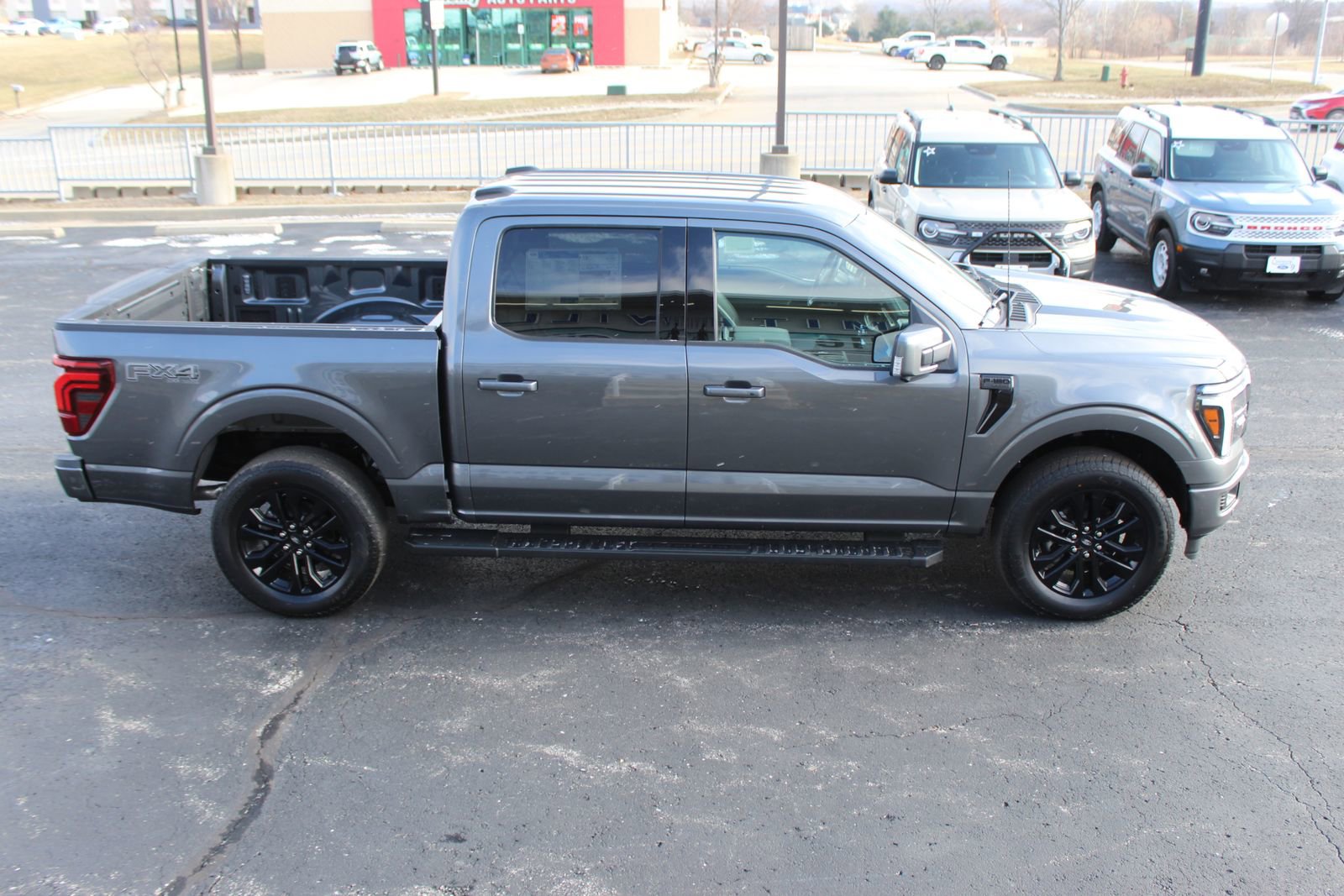 New 2025 Ford F150 Lariat w/ Equipment Group 501A Mid image 9