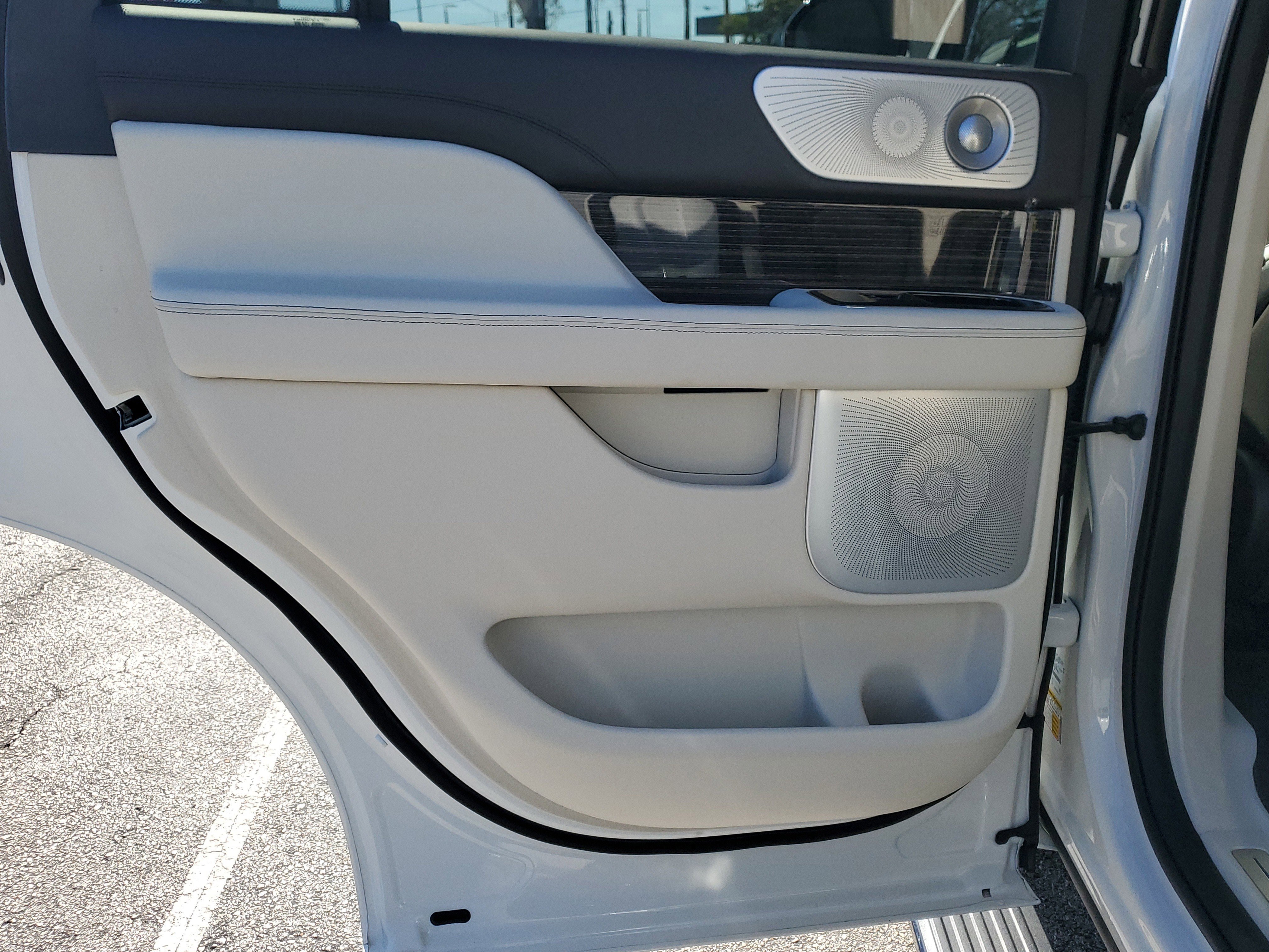 Used 2024 Lincoln Navigator Black Label image 11