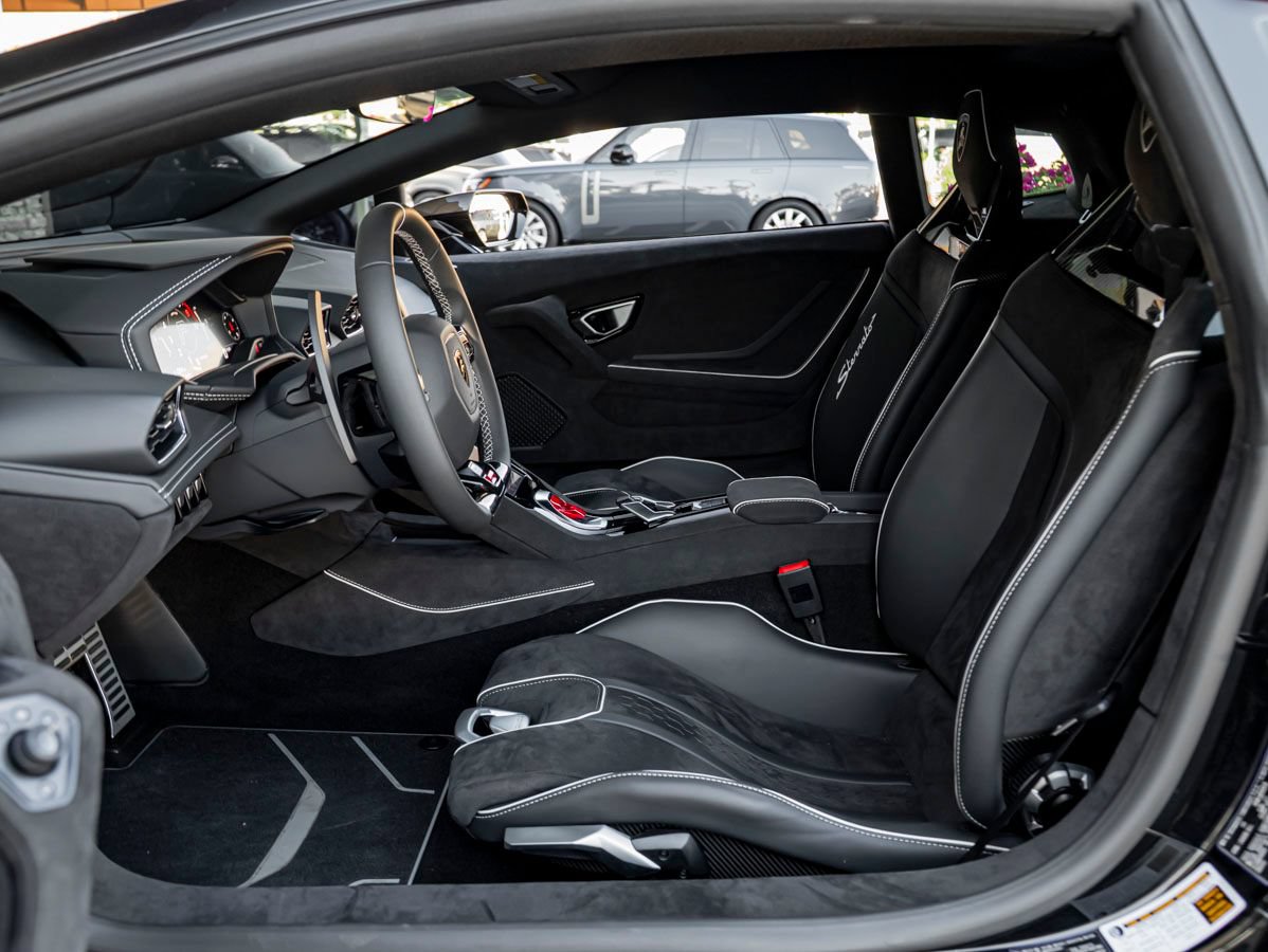 Used 2024 Lamborghini Huracan Sterrato AWD/4WD image 16