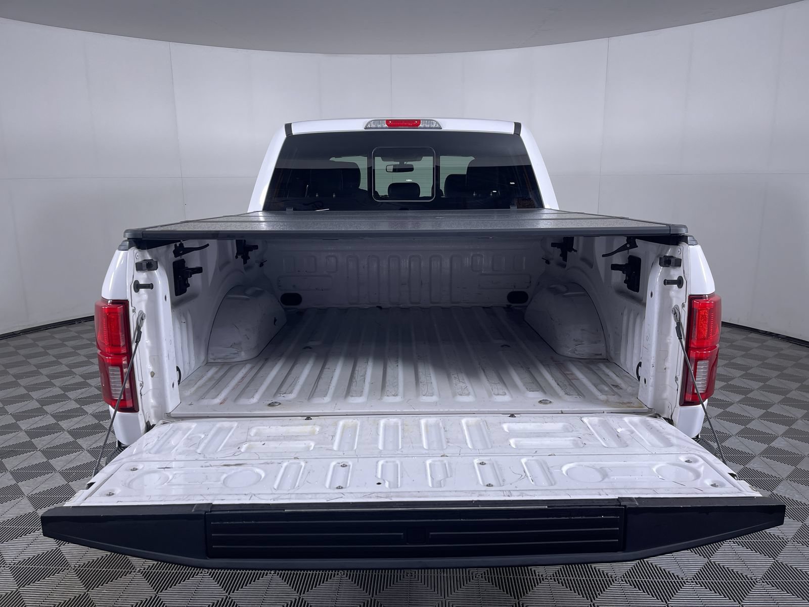 Used 2020 Ford F150 Lariat w/ Equipment Group 502A Luxury AWD/4WD image 26