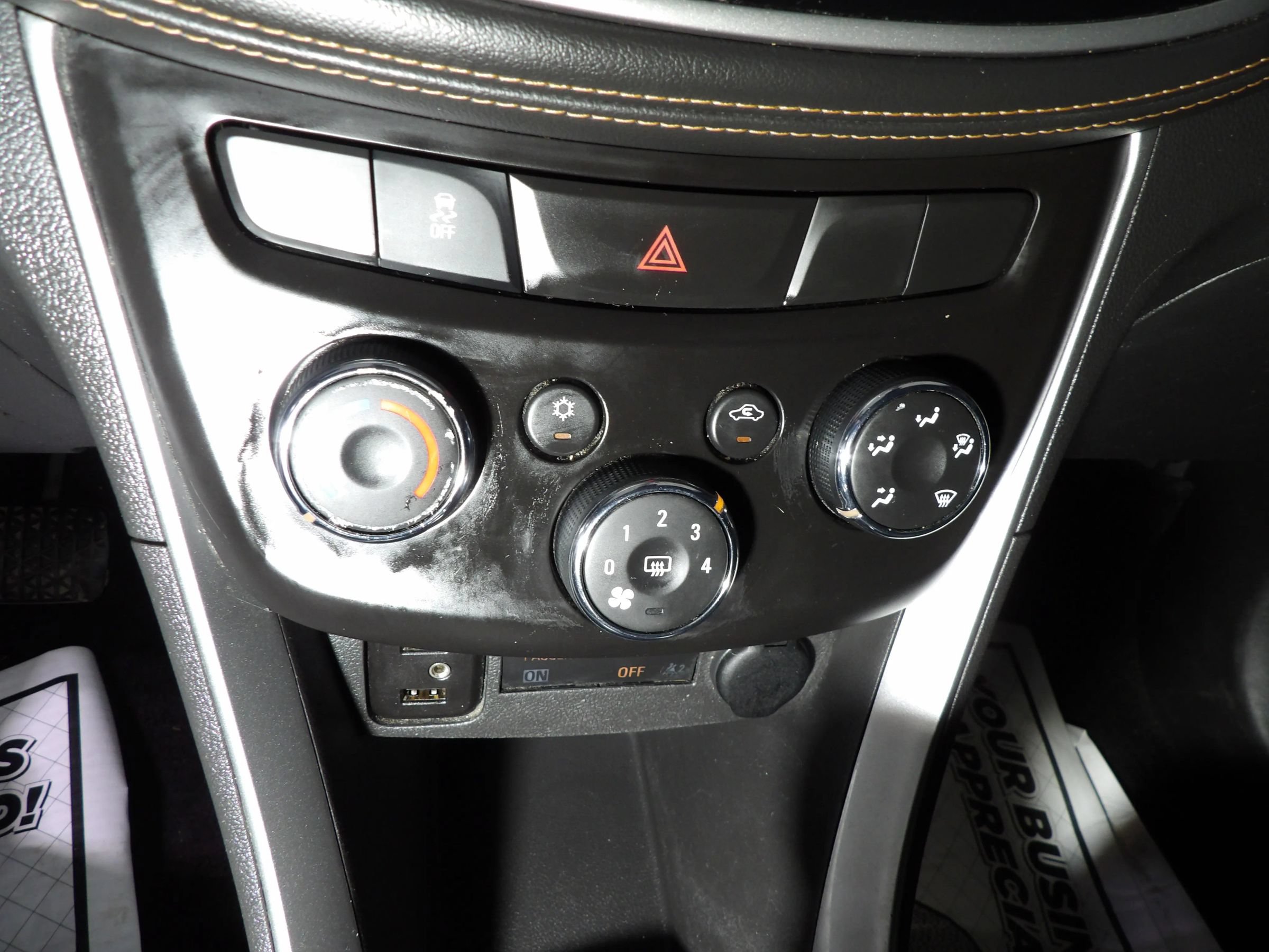 Used 2019 Chevrolet Trax LT w/ LT Convenience Package FWD image 13