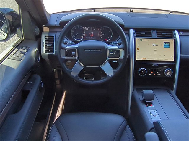 Used 2023 Land Rover Discovery S R-Dynamic image 16