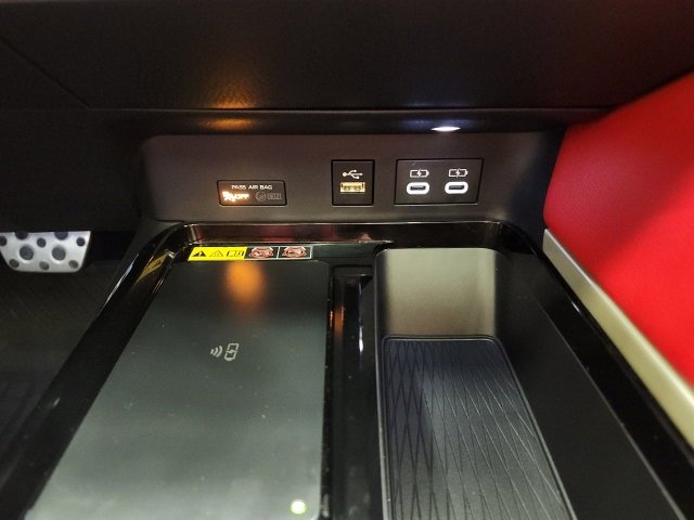 Used 2025 Toyota Camry XSE w/ Premium Package image 68