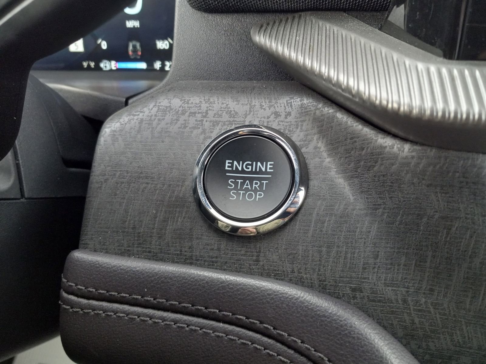 Used 2025 Ford Explorer Platinum w/ LUX Leather Package image 25