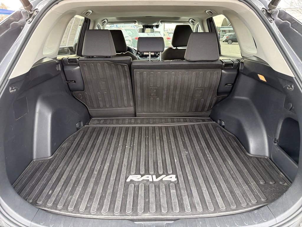 Used 2020 Toyota RAV4 XLE w/ Convenience Package AWD/4WD image 29