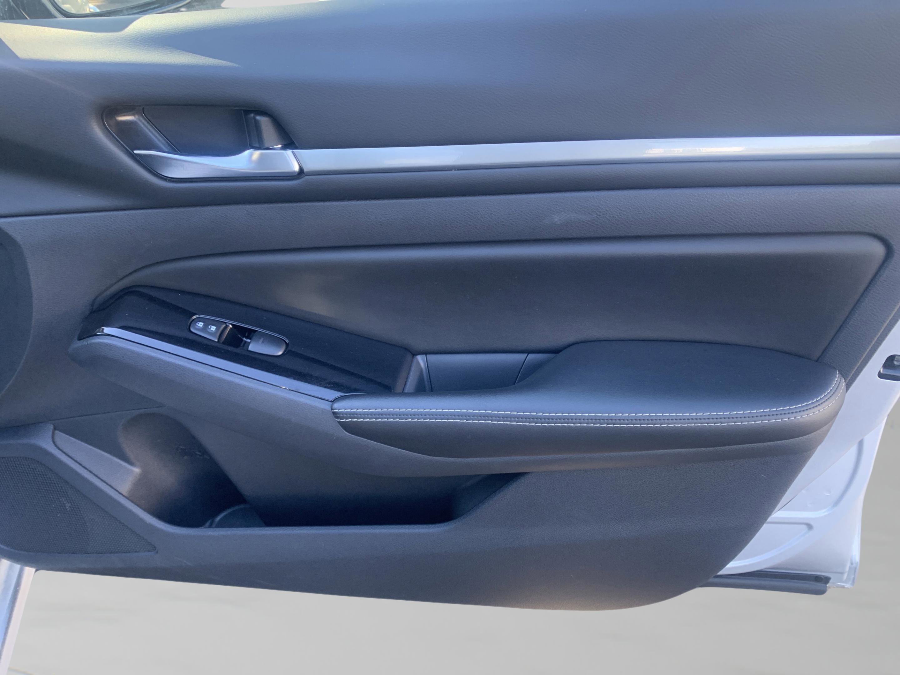 Used 2023 Nissan Altima 2.5 SV image 39