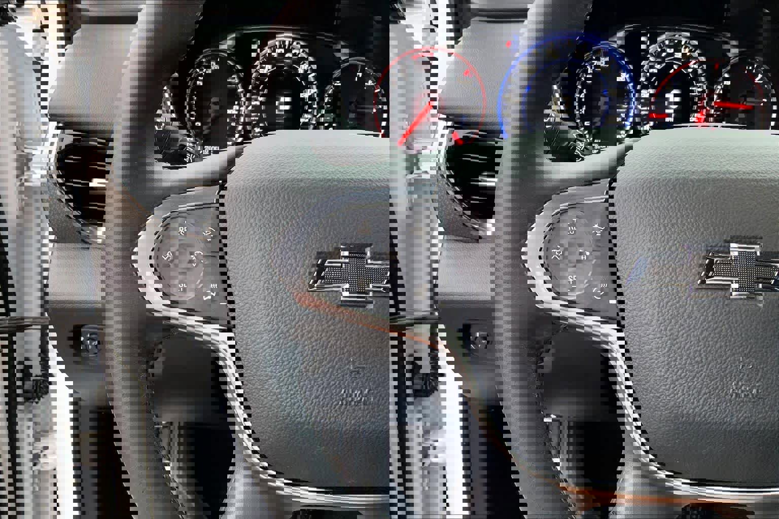 Used 2023 Chevrolet Traverse Premier w/ Redline Edition image 23