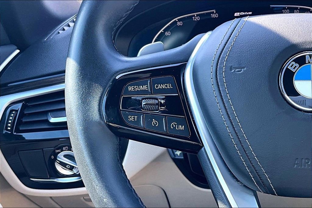 Used 2021 BMW 530e w/ Convenience Package image 11