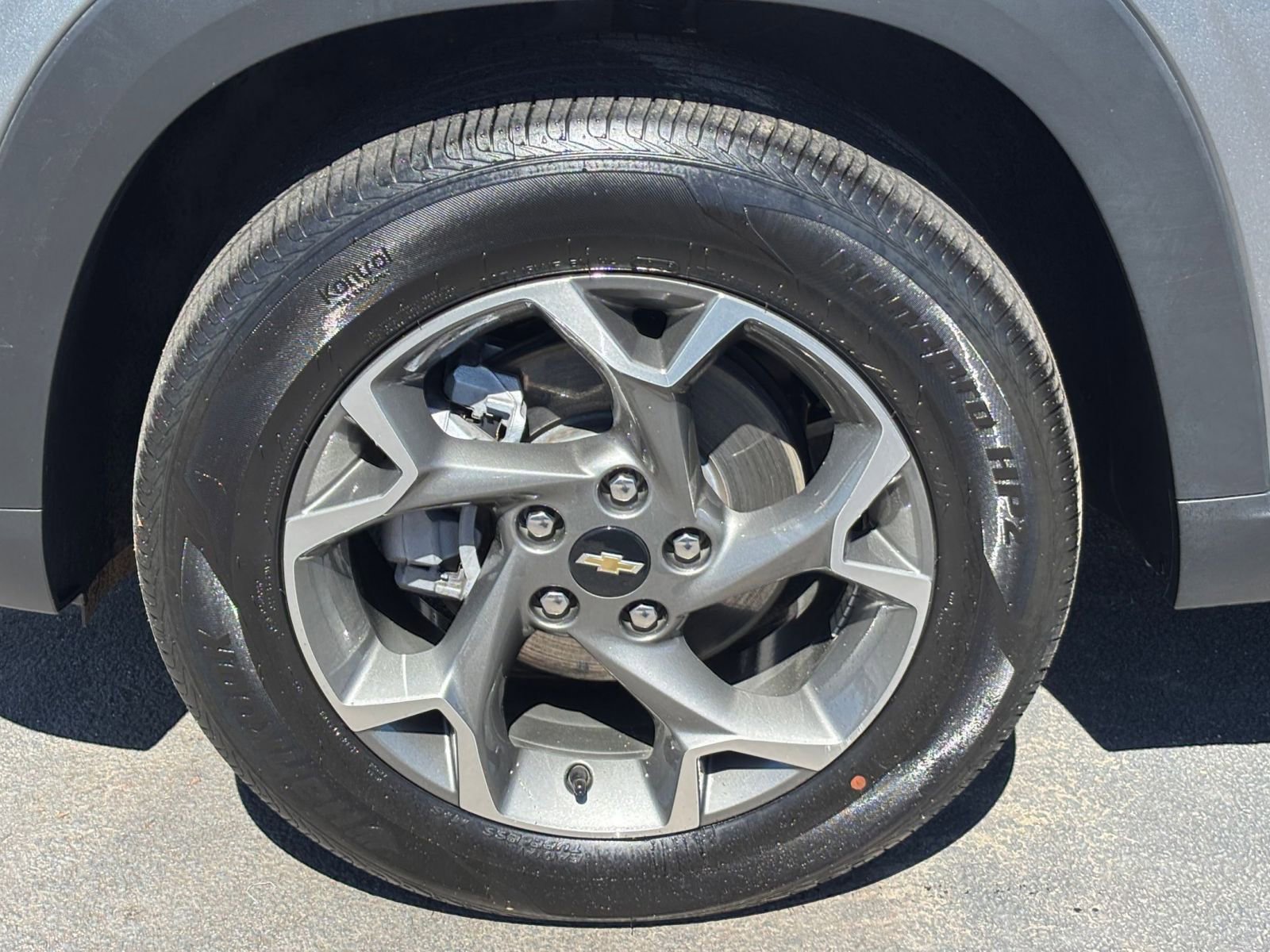 Used 2025 Chevrolet Trax LT w/ LT Convenience Package image 31