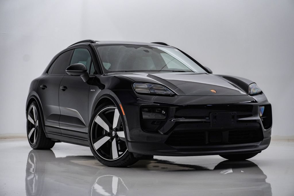 Certified 2025 Porsche Macan 4S Electric AWD/4WD image 8