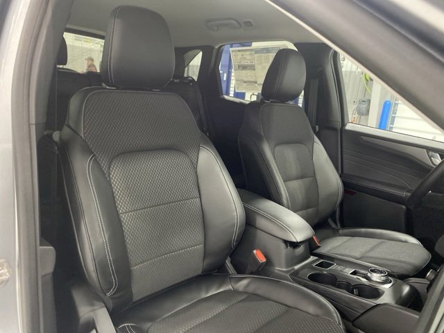 New 2024 Ford Escape SE image 39