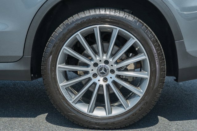 Used 2019 Mercedes-Benz GLC 300 4MATIC image 18