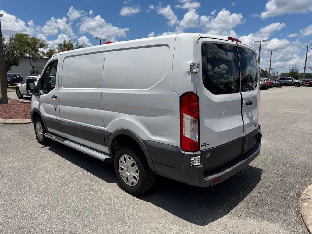 Used 2017 Ford Transit 250 130 Low Roof w/ Exterior Upgrade Package RWD image 7