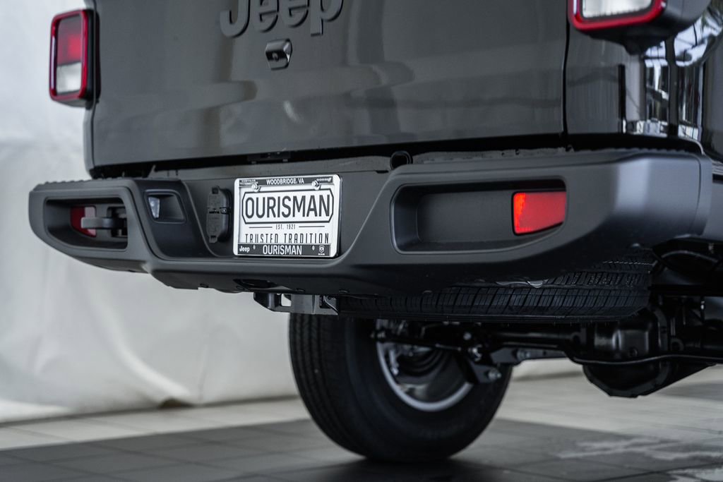 New 2025 Jeep Gladiator Sport image 7