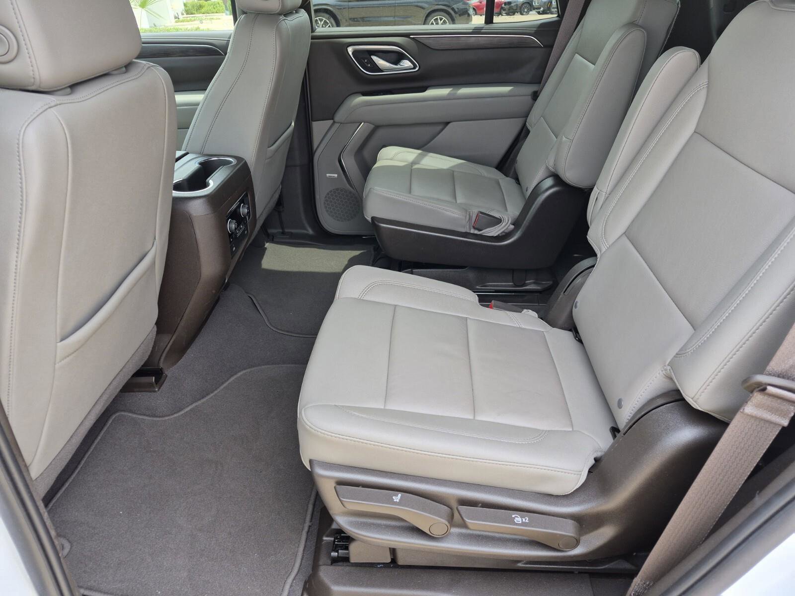 Used 2023 Chevrolet Tahoe LT w/ Luxury Package image 18