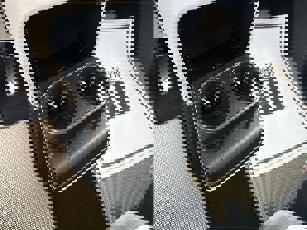 New 2025 Volkswagen ID. Buzz 1st Edition image 36