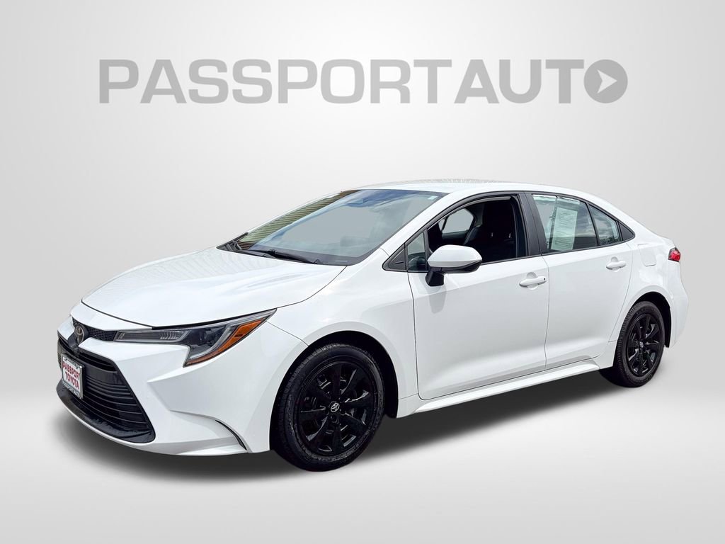 Used 2024 Toyota Corolla LE FWD image 1