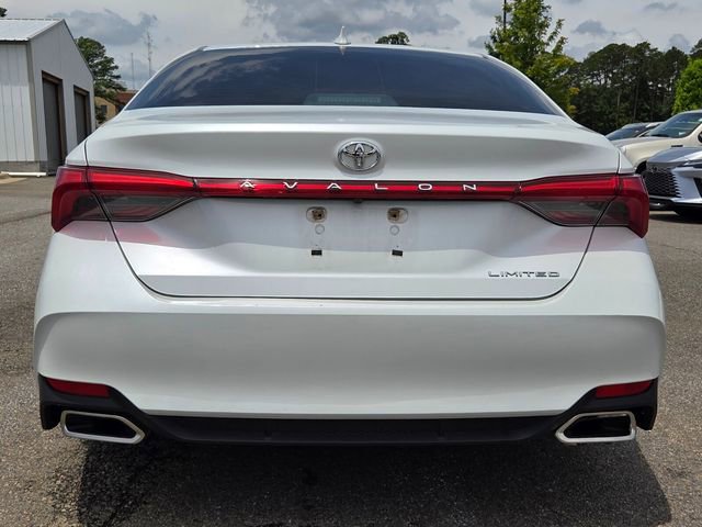 Used 2019 Toyota Avalon Limited FWD image 4