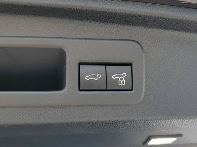 Used 2025 Toyota 4Runner Limited RWD image 17