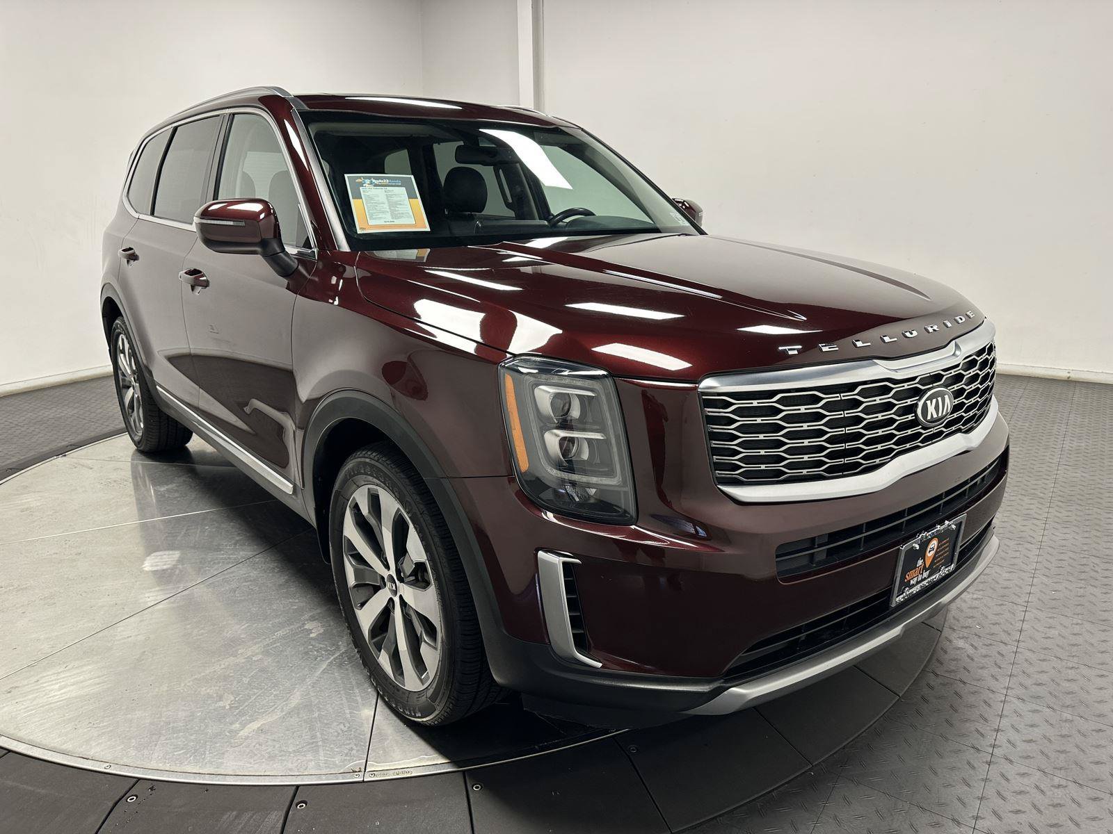 Used 2021 Kia Telluride EX w/ EX Premium Package FWD image 2